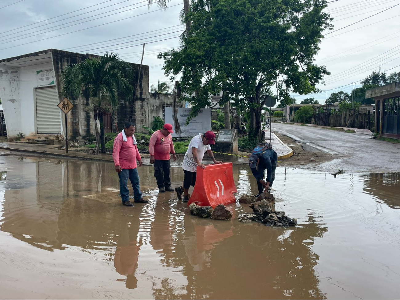 Autoridades clausuraron la vialidad en Lázaro Cárdenas Autoridades clausuraron la vialidad en Lázaro Cárdenas