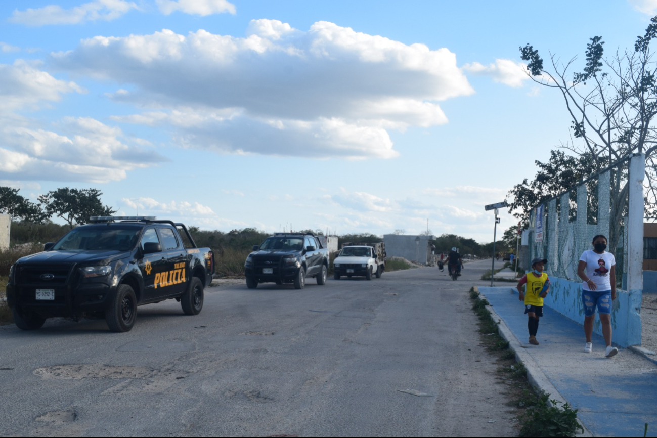Elementos de seguridad pusieron a salvo a la niña en Umán Elementos de seguridad pusieron a salvo a la niña en Umán