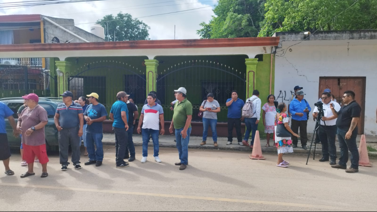 Vecinos señalaron que la CFE no los ha atendido Vecinos señalaron que la CFE no los ha atendido