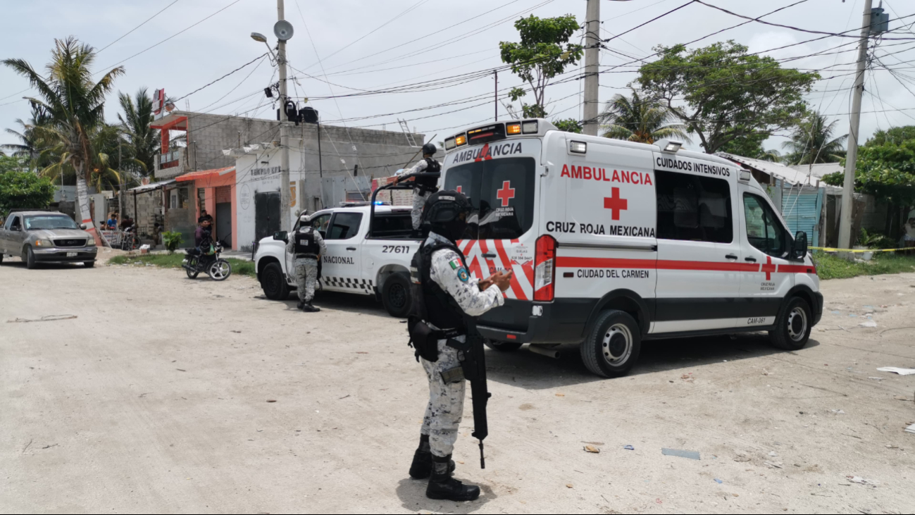 Agentes policiacos y paramédicos llegaron al manglar en Ciudad del Carmen Agentes policiacos y paramédicos llegaron al manglar en Ciudad del Carmen
