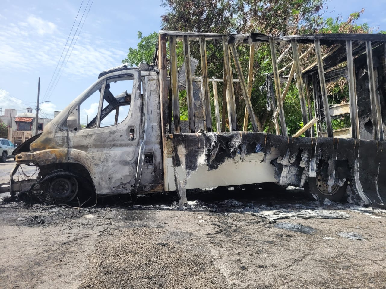 El camión prácticamente quedó en pérdida total El camión prácticamente quedó en pérdida total
