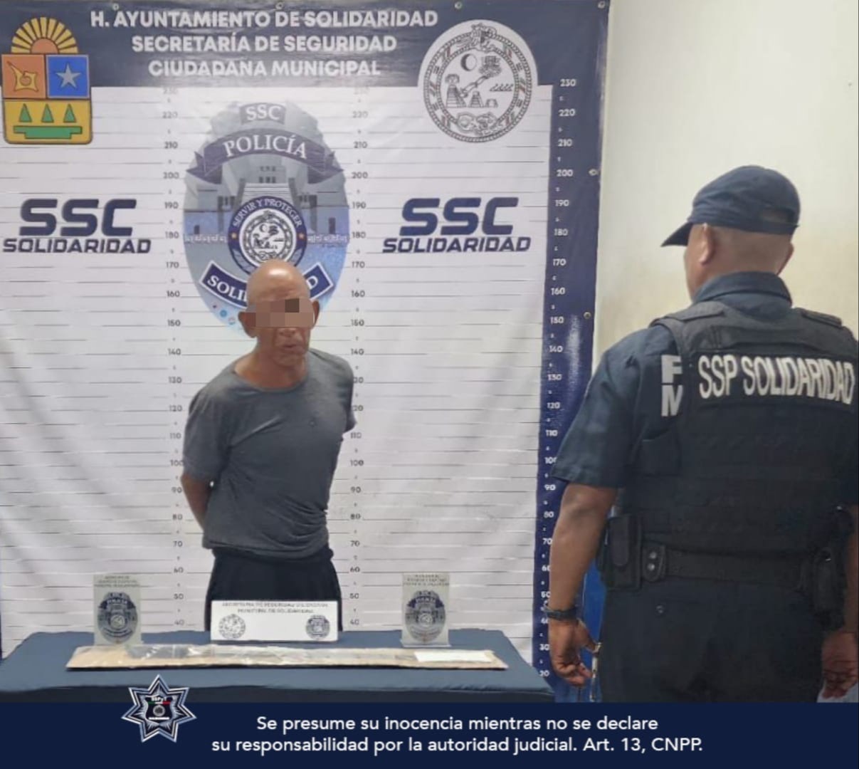 El hombre hirió en el cuello a otra persona con un machete El hombre hirió en el cuello a otra persona con un machete