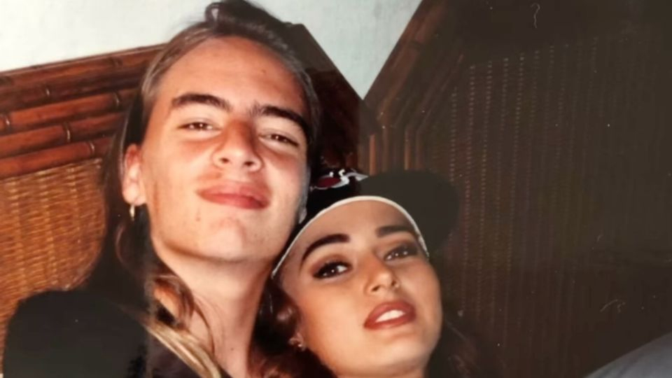 Muere Adrián Olivares, exintegrante de Menudo y hermano de la actriz Karla Souza Muere Adrián Olivares, exintegrante de Menudo y hermano de la actriz Karla Souza