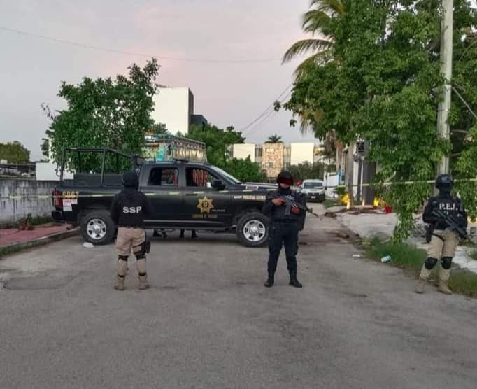 Se aseguraron documentos y computadoras en los cateos Se aseguraron documentos y computadoras en los cateos