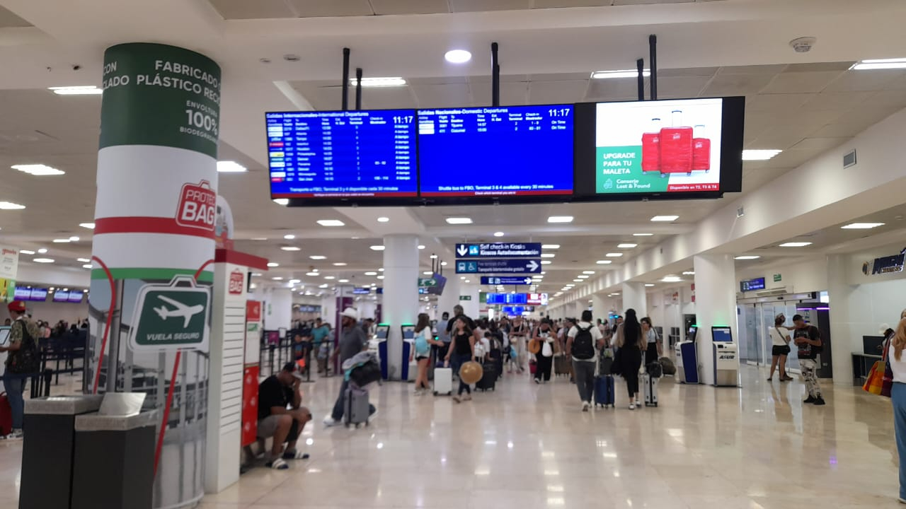 También se registra un vuelo cancelado de Houston a Cancún También se registra un vuelo cancelado de Houston a Cancún