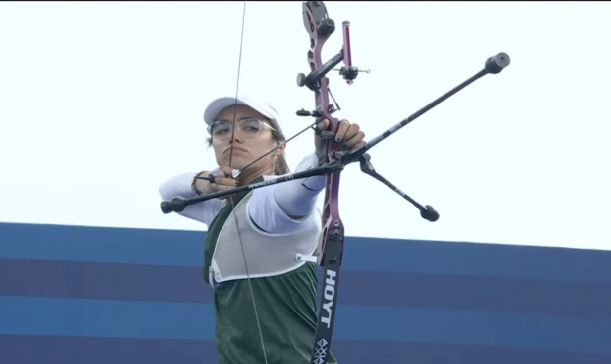 Ana Pau regresa a casa con el Bronce por equipo Ana Pau regresa a casa con el Bronce por equipo