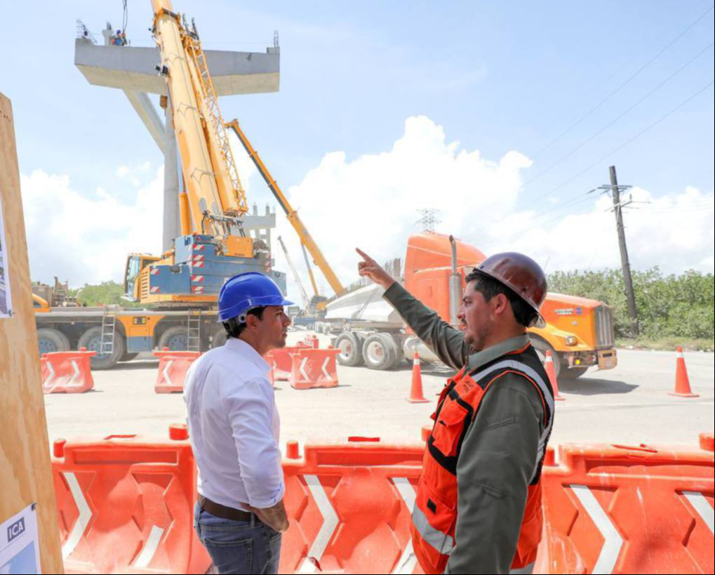 Mauricio Vila evalúa la construcción del Viaducto Elevado de Progreso Mauricio Vila evalúa la construcción del Viaducto Elevado de Progreso