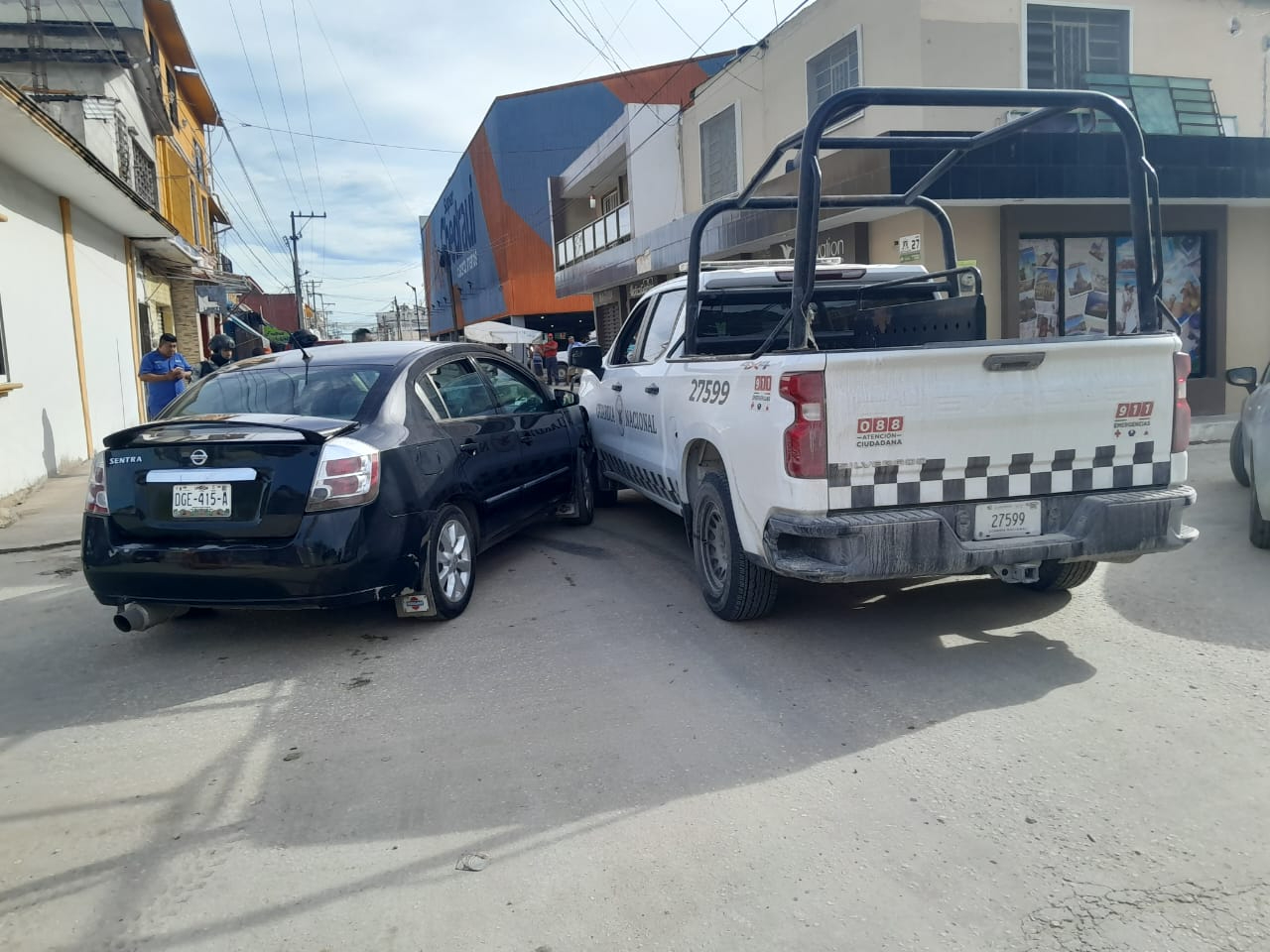 Camioneta de la Guardia Nacional provoca accidente vial en Escárcega