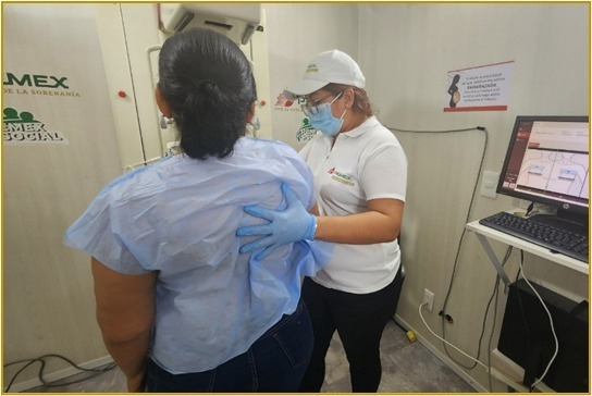 Pensionados petroleros exigen médicos especialistas en hospital de Pemex en Ciudad del Carmen