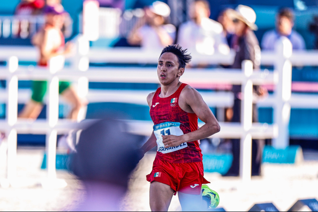 Emiliano Hernández, abanderado mexicano en París 2024, roza el podio en Pentatlón moderno 