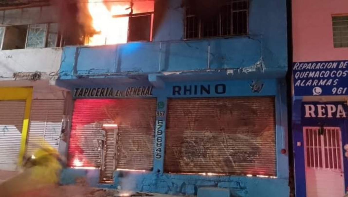 Familia muere en el incendio de una tapicería en Tuxtla Gutiérrez