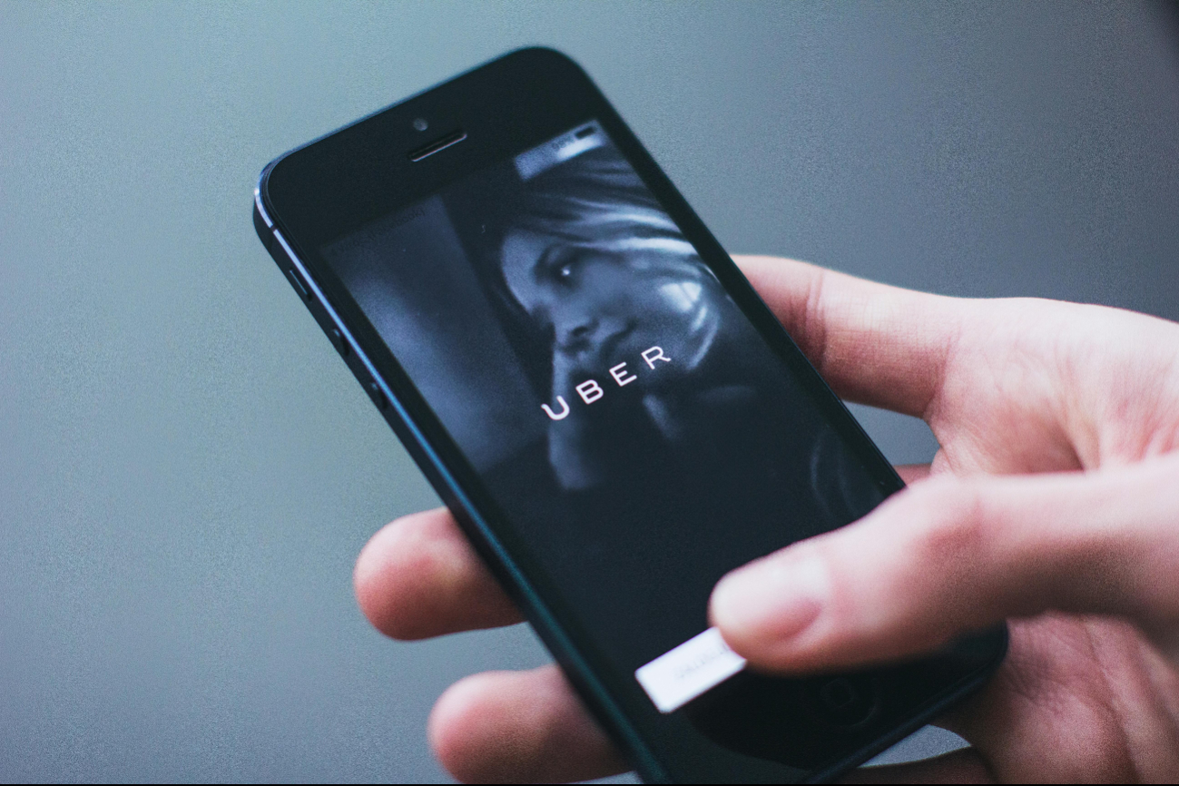 Conductor de Uber regaña a mamá que quería que su hijo viajara solo Conductor de Uber regaña a mamá que quería que su hijo viajara solo