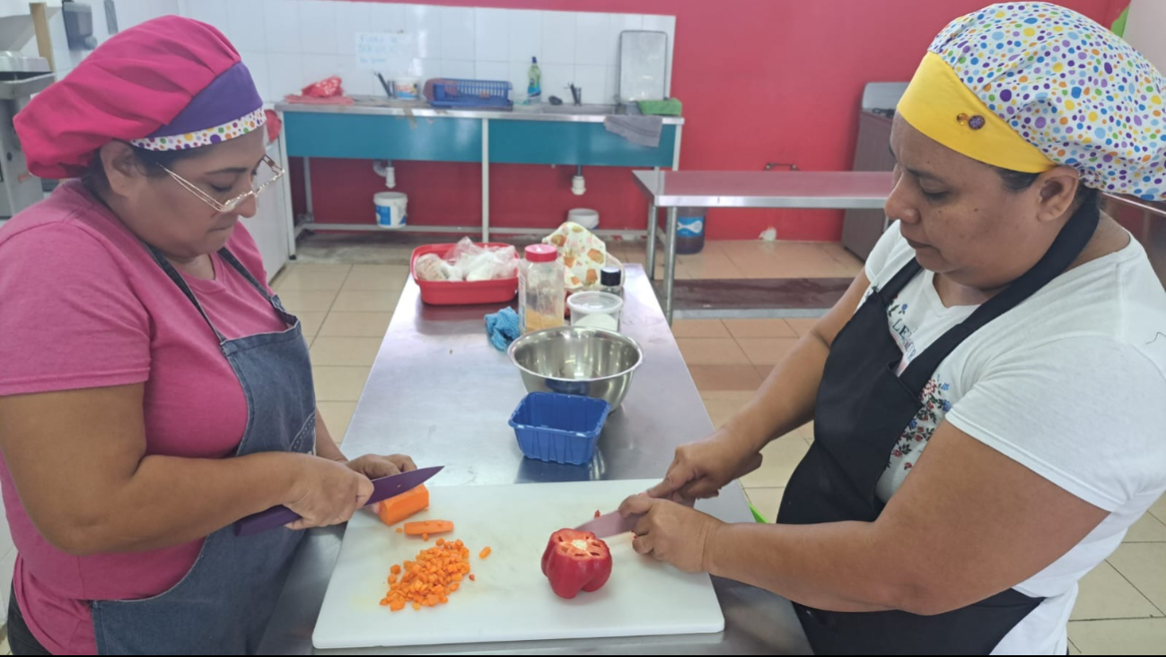 Lara Manzano confía en que con el nuevo gobierno las puertas cerradas puedan abrirse Lara Manzano confía en que con el nuevo gobierno las puertas cerradas puedan abrirse