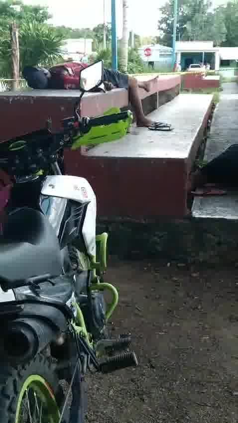 Un hombre permanece lesionado por el atentado Un hombre permanece lesionado por el atentado