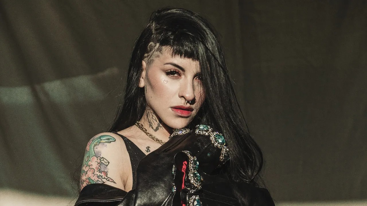 Cazzu regresa a la música con nuevo look y nueva canción Cazzu regresa a la música con nuevo look y nueva canción