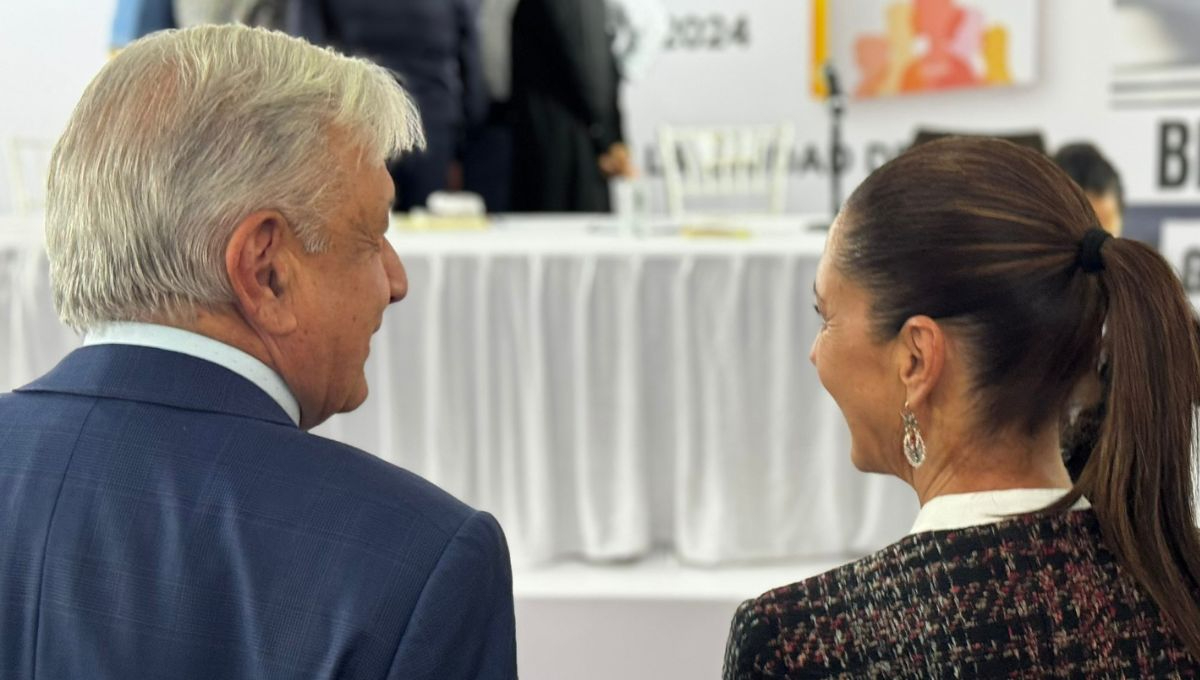 AMLO y Claudia Sheinbaum acompañan a Beatriz Gutiérrez Müller en la presentación del libro Feminismo silencioso