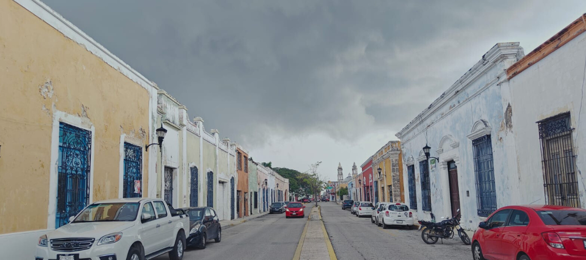 Campeche será una de las zonas más afectadas este martes por la onda tropical número 16, que traerá lluvias y tormentas eléctricas muy fuertes. Campeche será una de las zonas más afectadas este martes por la onda tropical número 16, que traerá lluvias y tormentas eléctricas muy fuertes.