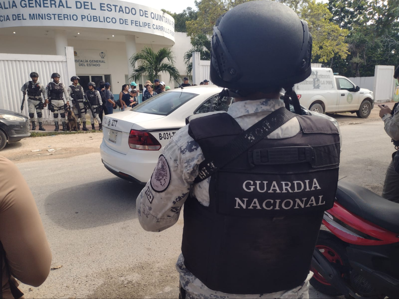 El operativo partió desde la FGE El operativo partió desde la FGE