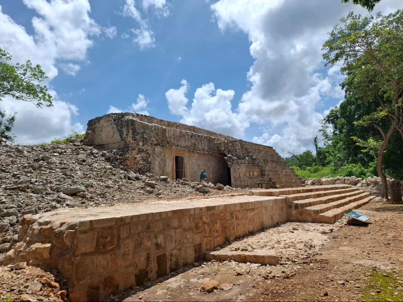 La zona arqueológica de Xcalumkín La zona arqueológica de Xcalumkín