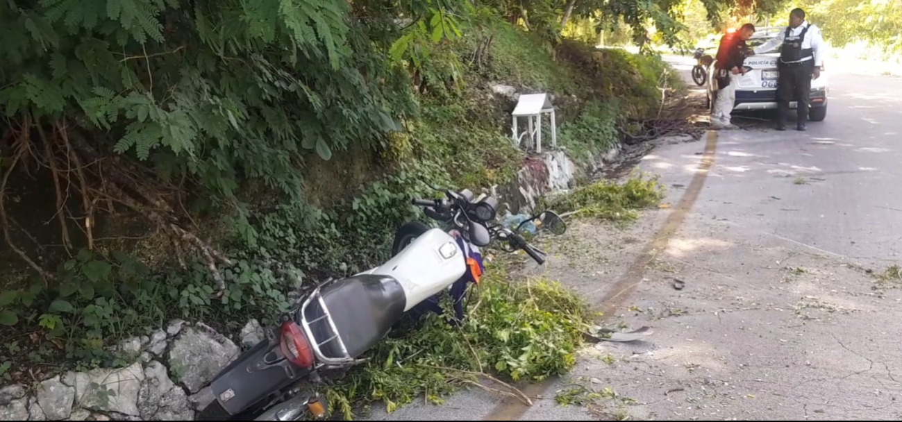 Un hombre en estado de ebriedad chocó su motocicleta contra un muro de piedra en la zona de la Escénica. Un hombre en estado de ebriedad chocó su motocicleta contra un muro de piedra en la zona de la Escénica.