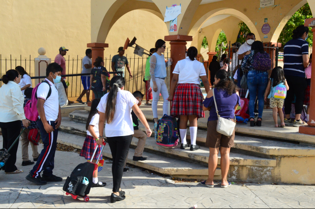 Tutores de estudiantes piden que la Asociación de Padres de Familia mejore los planteles Tutores de estudiantes piden que la Asociación de Padres de Familia mejore los planteles