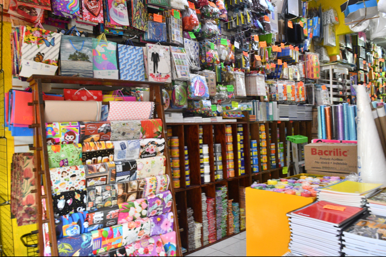 Comerciantes absorberán los costos por inicio de clases para no afectar a padres de familia Comerciantes absorberán los costos por inicio de clases para no afectar a padres de familia