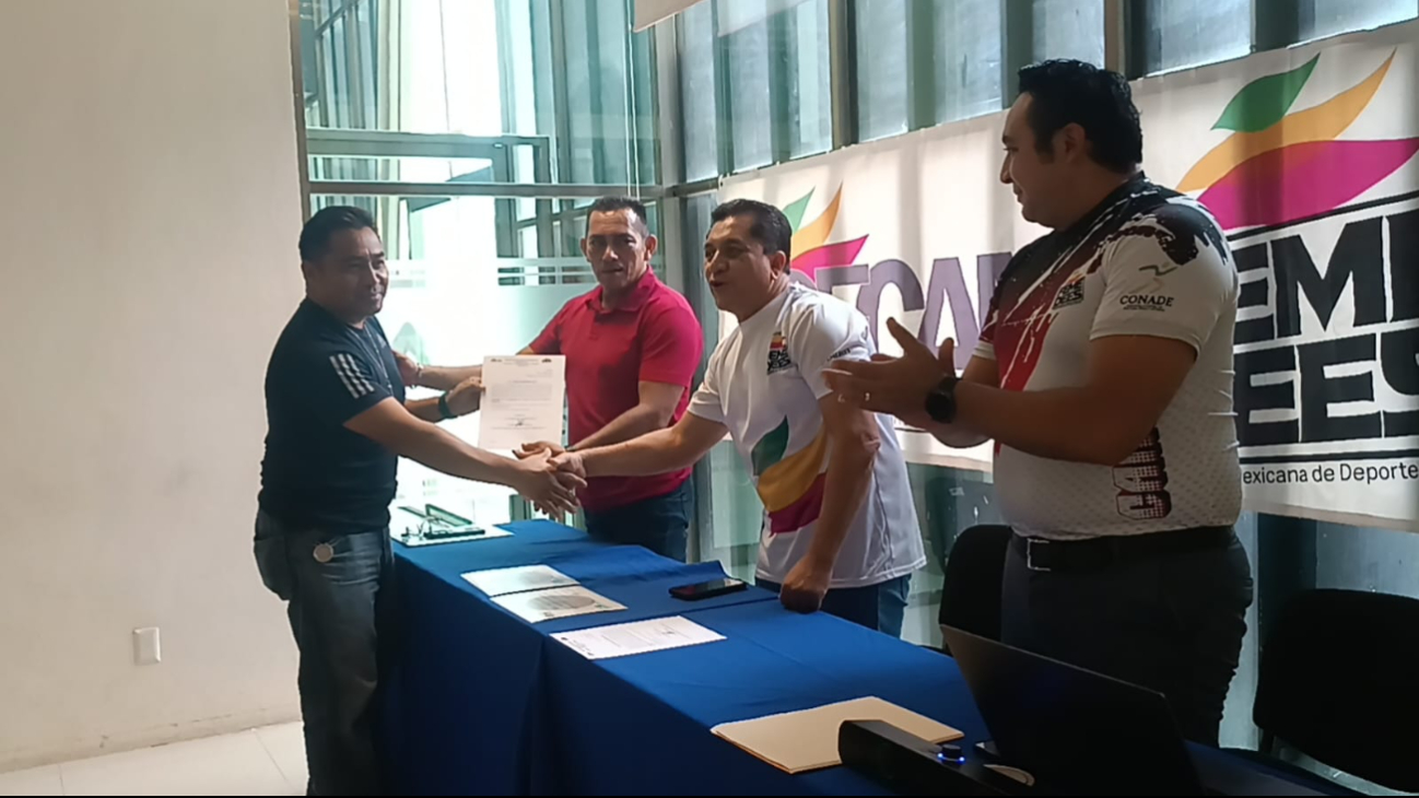 La Asociación de Deporte Escolar de Campeche (ADECAM) integró nuevos miembros para impulsar la actividad física en el Estado. La Asociación de Deporte Escolar de Campeche (ADECAM) integró nuevos miembros para impulsar la actividad física en el Estado.