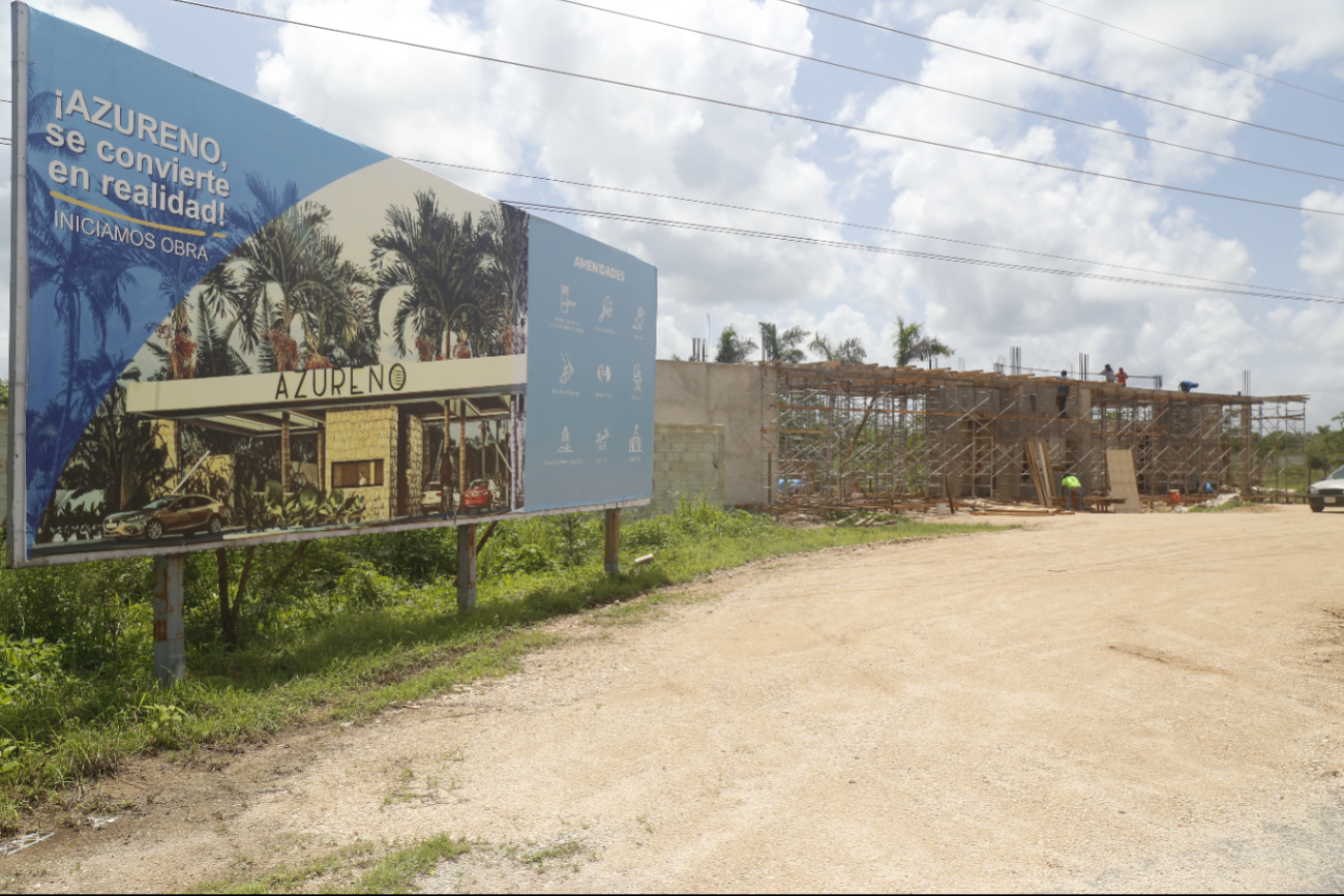 Las obras se pueden apreciar desde la carretera Motul-Telchac Puerto Las obras se pueden apreciar desde la carretera Motul-Telchac Puerto