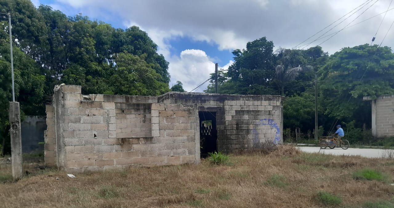 Casa abandonada en Escárcega es un refugio de delincuentes, denuncian vecinos
