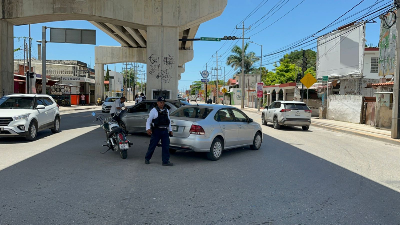 Campeche: Choque en la Gobernadores genera tráfico vehicular: EN VIVO 