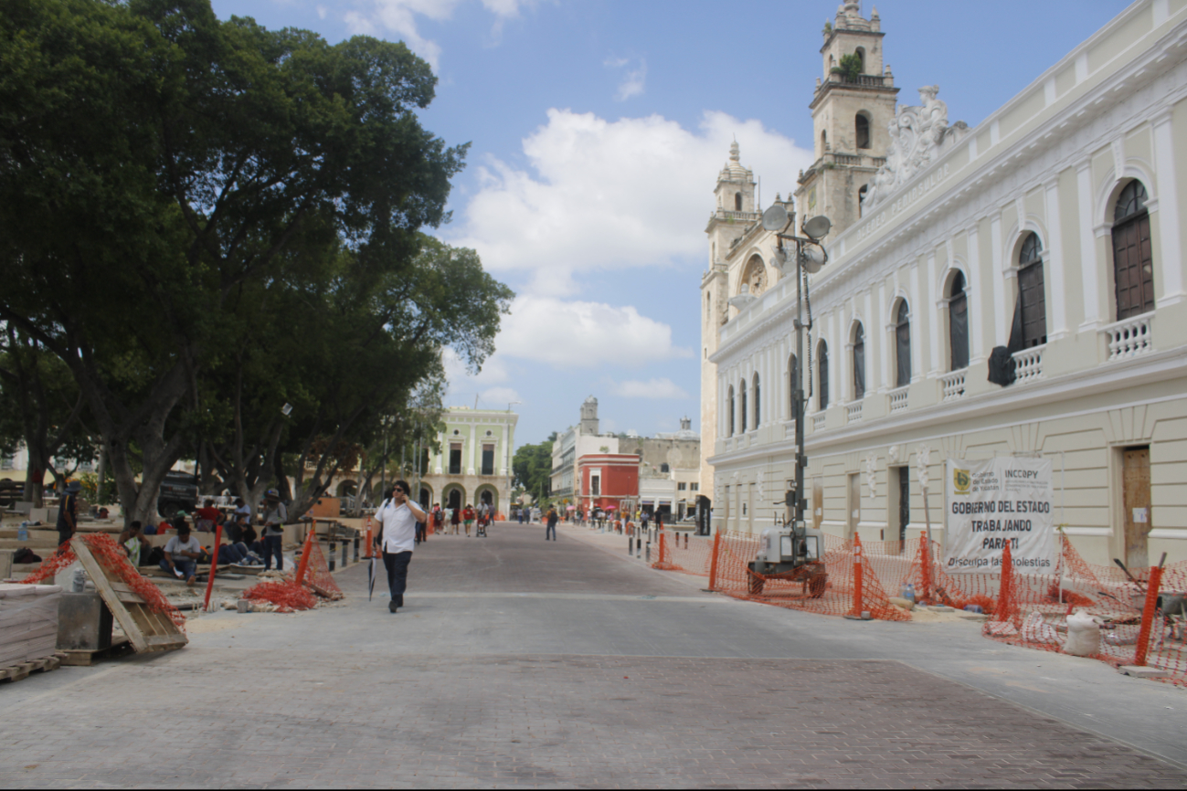 El Gobernador del Estado aseguró que solo faltan detalles en los trabajos de la Plaza Grande El Gobernador del Estado aseguró que solo faltan detalles en los trabajos de la Plaza Grande
