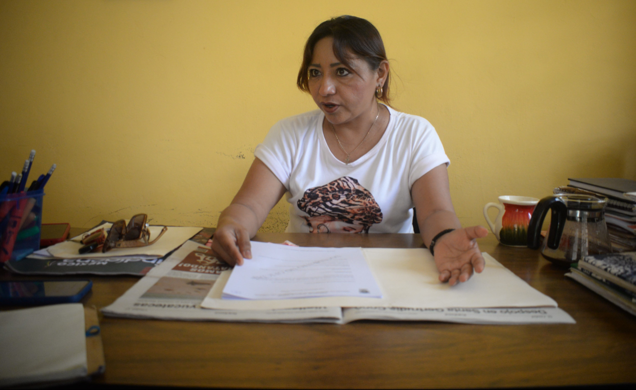 La comisaria Leydi Cocom expuso cómo el IVEY vendió el predio sin corroborar que ya estaba ocupado. La comisaria Leydi Cocom expuso cómo el IVEY vendió el predio sin corroborar que ya estaba ocupado.