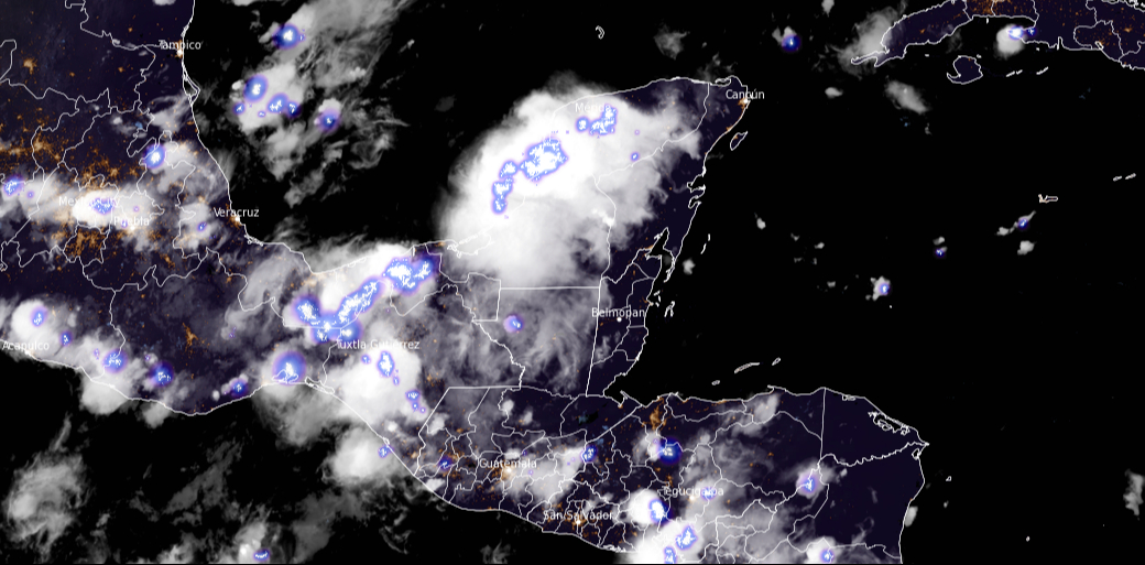 Se pronostica un alto potencial de lluvias y tormentas en Campeche debido a la vaguada maya. Se pronostica un alto potencial de lluvias y tormentas en Campeche debido a la vaguada maya.