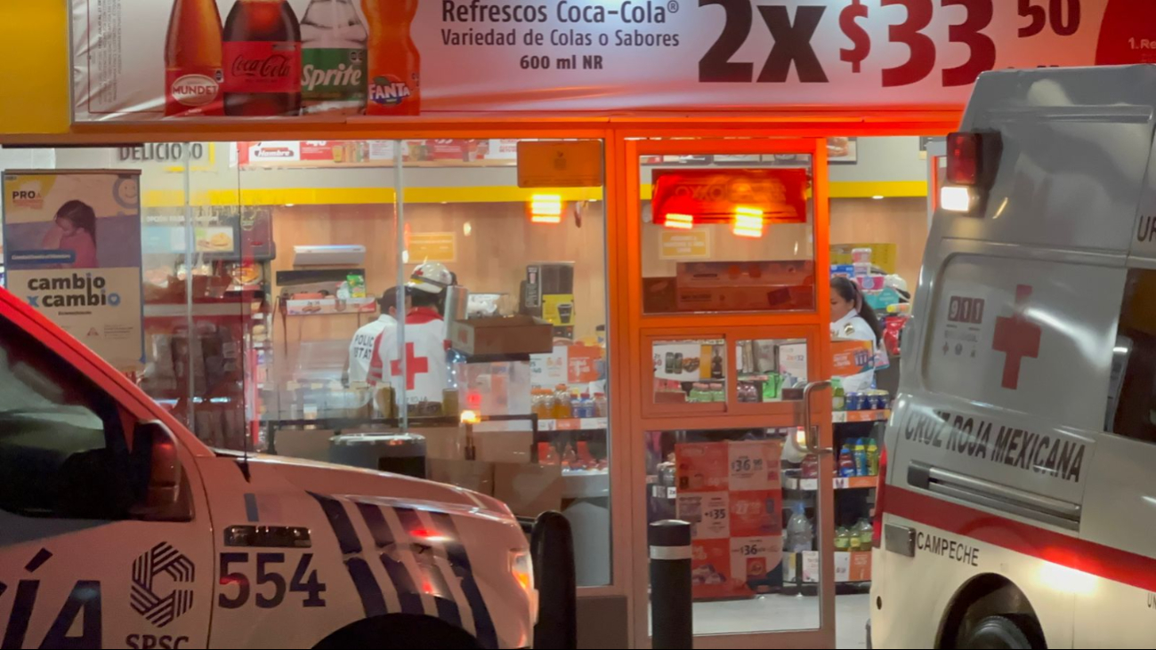 Sujeto armado somete a empleadas de tienda 24 horas Sujeto armado somete a empleadas de tienda 24 horas