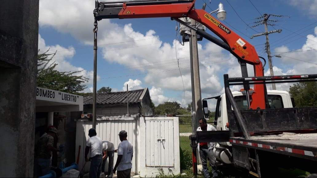 Cada familia le paga 450 pesos al mes al comisario, por el servicio de agua potable Cada familia le paga 450 pesos al mes al comisario, por el servicio de agua potable