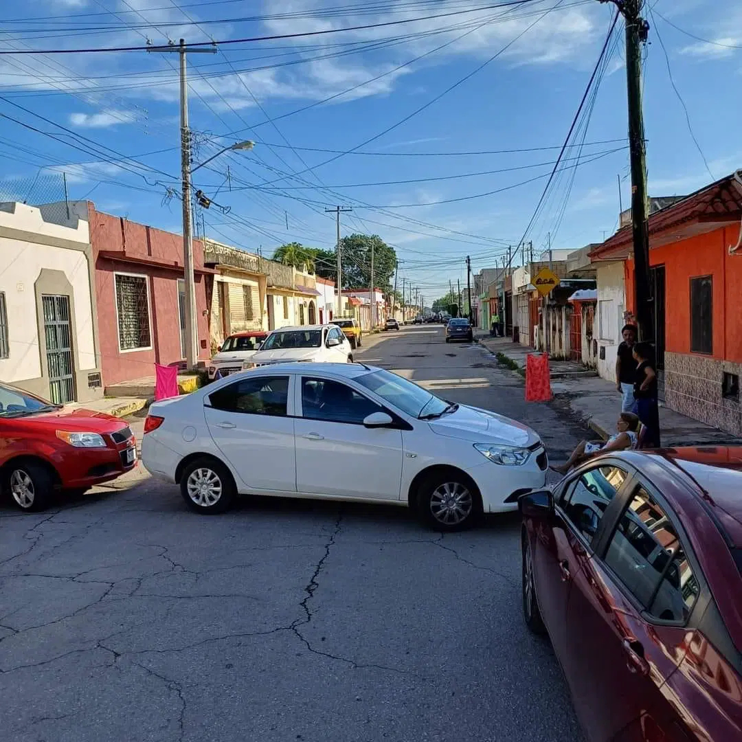 Como el cierre fue a lo largo de tres arterias, se generó un congestionamiento vial. Como el cierre fue a lo largo de tres arterias, se generó un congestionamiento vial.