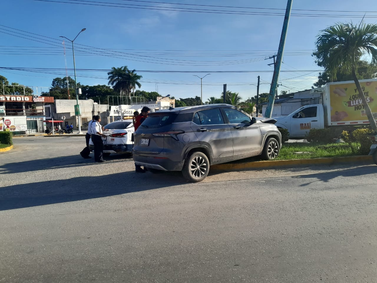 El accidente ocurrió a las 07:20 horas cerca de la Entrada del Mundo Maya en la colonia Revolución. El accidente ocurrió a las 07:20 horas cerca de la Entrada del Mundo Maya en la colonia Revolución.