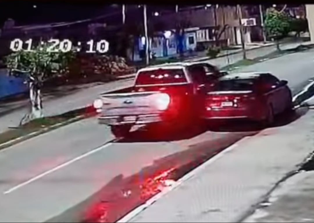 El incidente fue captado por cámaras de seguridad en la madrugada. El incidente fue captado por cámaras de seguridad en la madrugada.