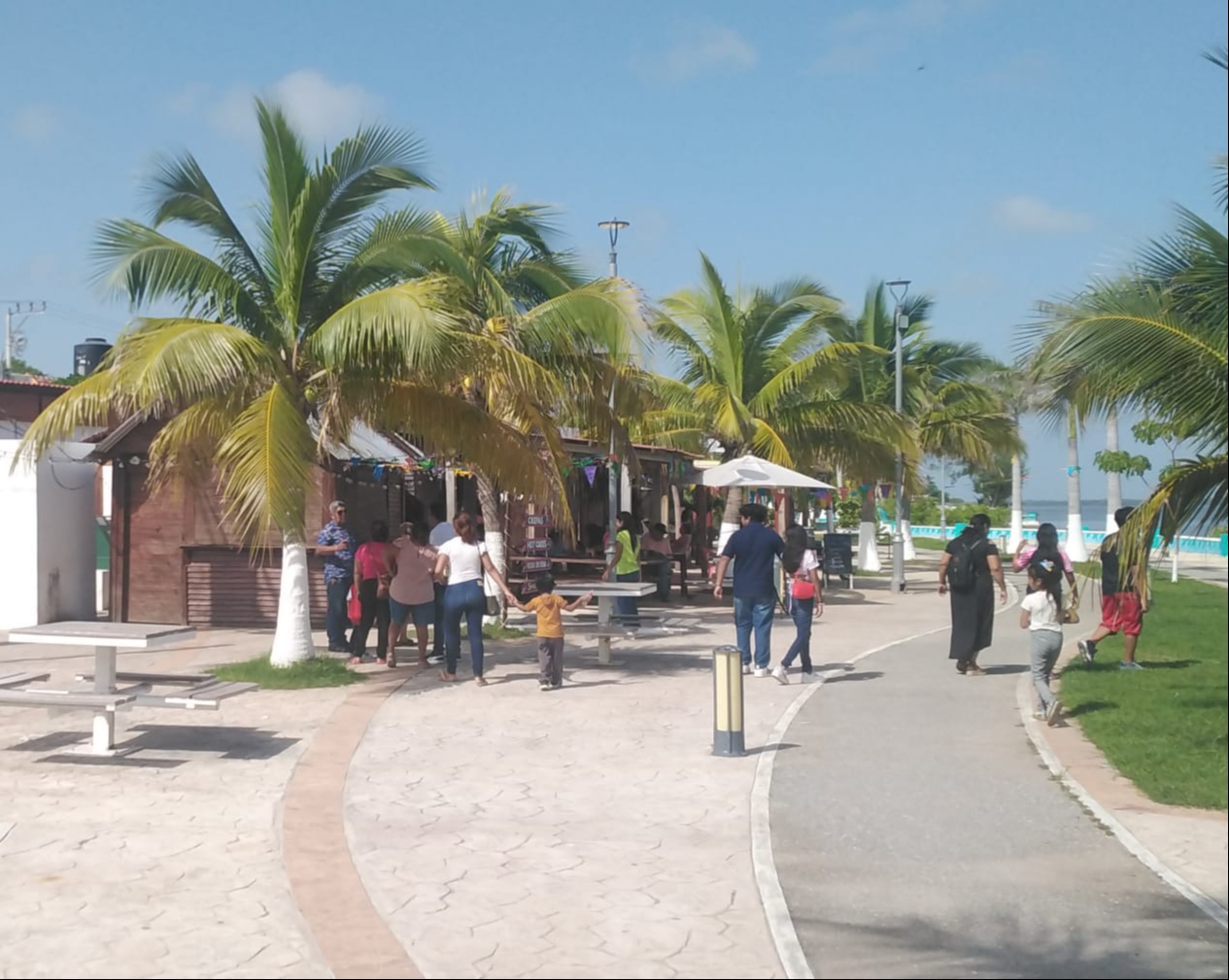 Tiempo soleado en Sabancuy impulsa ventas y turismo 