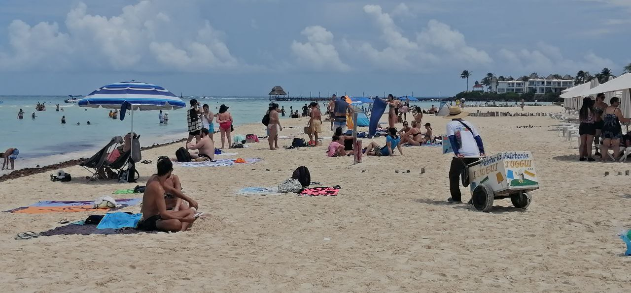 El turismo masivo es el sostén económico, pero provoca problemas ambientales El turismo masivo es el sostén económico, pero provoca problemas ambientales
