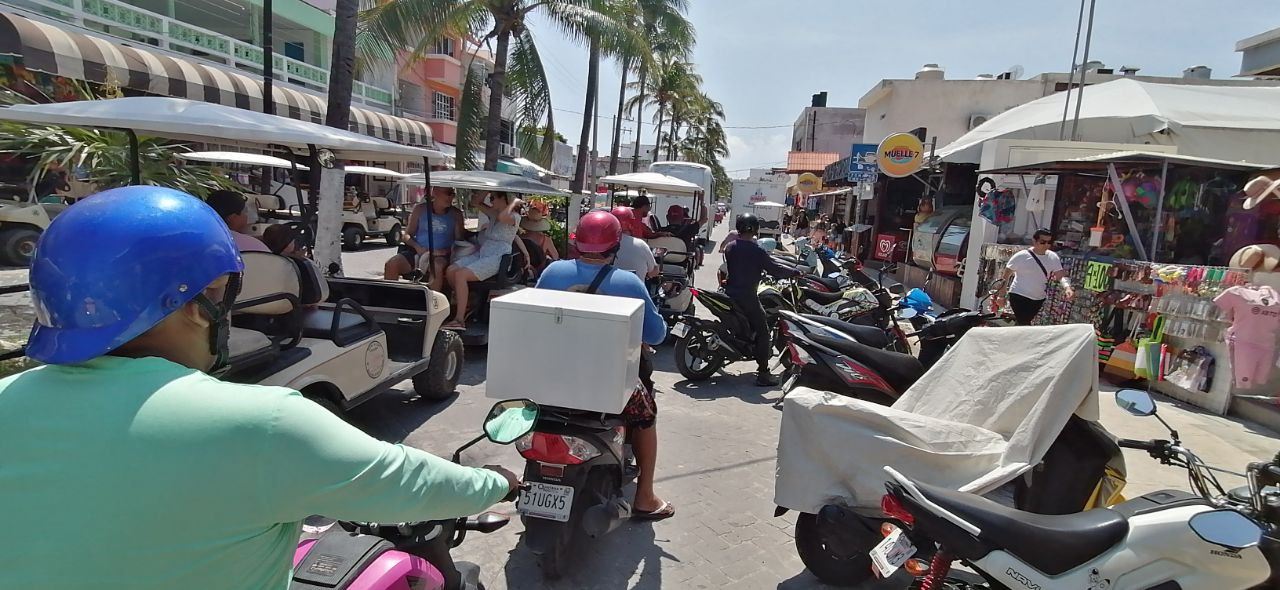 Isla Mujeres enfrenta problemas de movilidad, por exceso de vehículos Isla Mujeres enfrenta problemas de movilidad, por exceso de vehículos