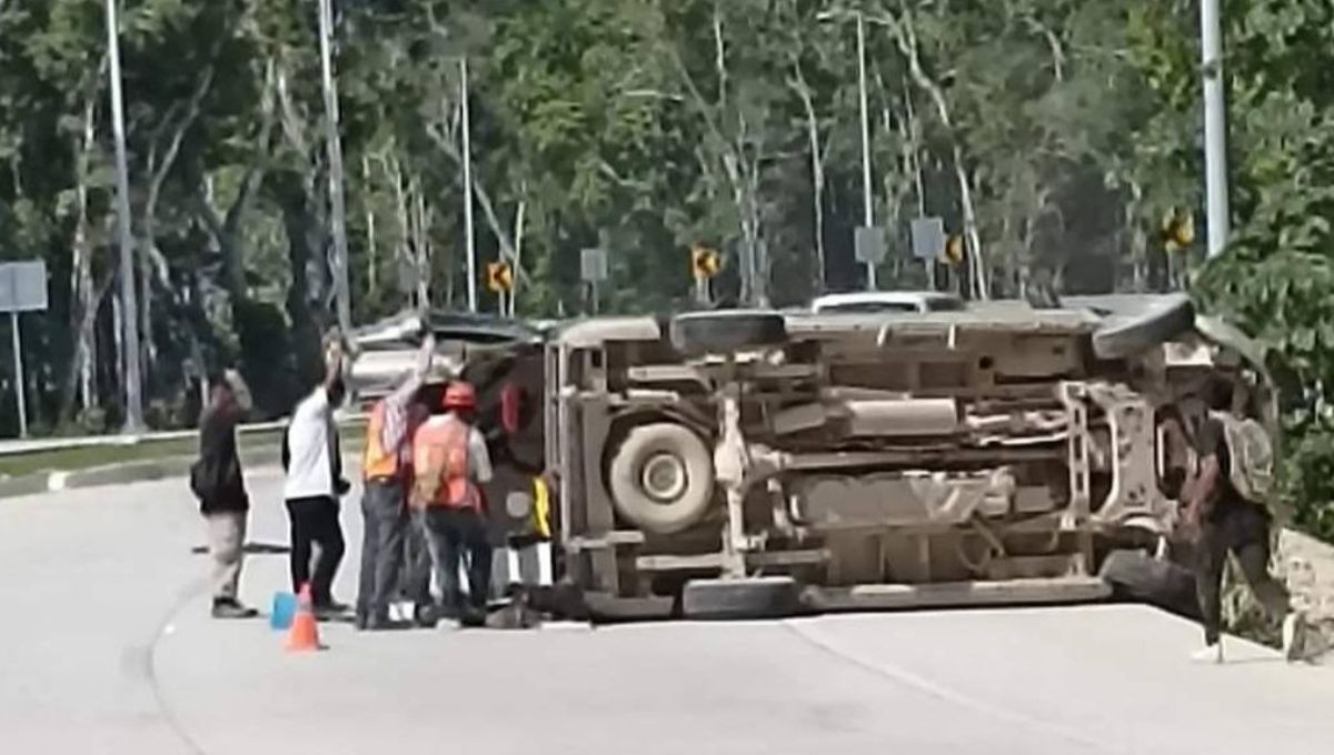 Trabajador del Tren Maya, que sufrió golpe de calor, muere en Tulum tras volcadura de ambulancia