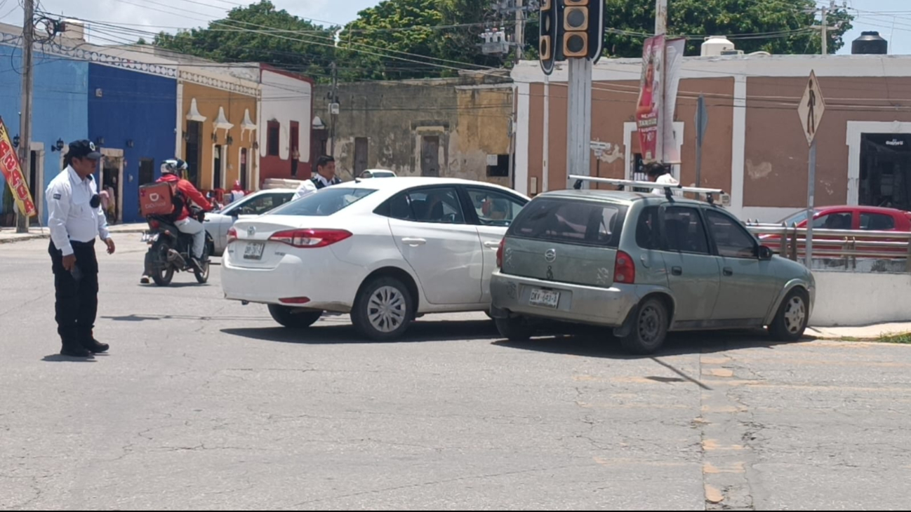 La avenida lleva más de un mes sin semáforos La avenida lleva más de un mes sin semáforos