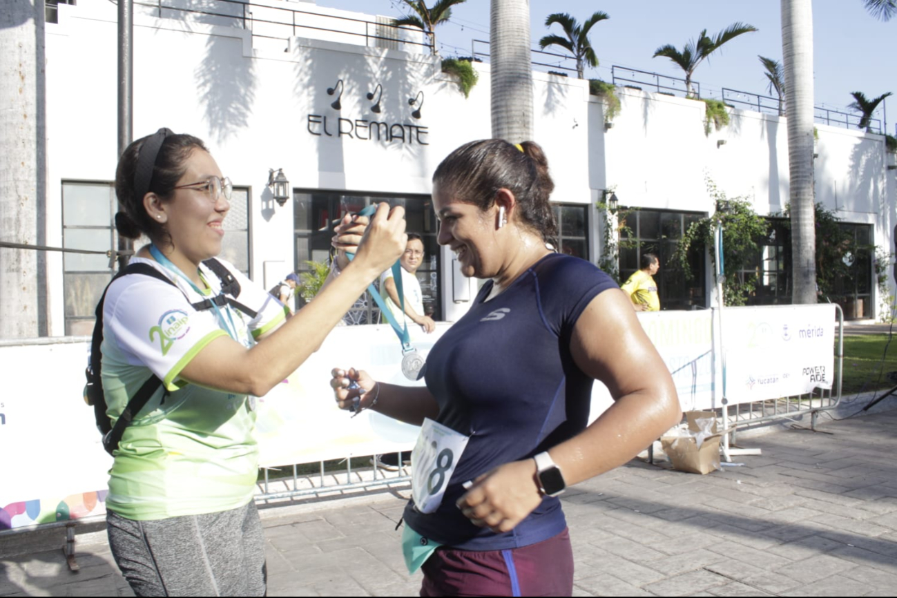 La carrera inició a las 6 de la mañana La carrera inició a las 6 de la mañana