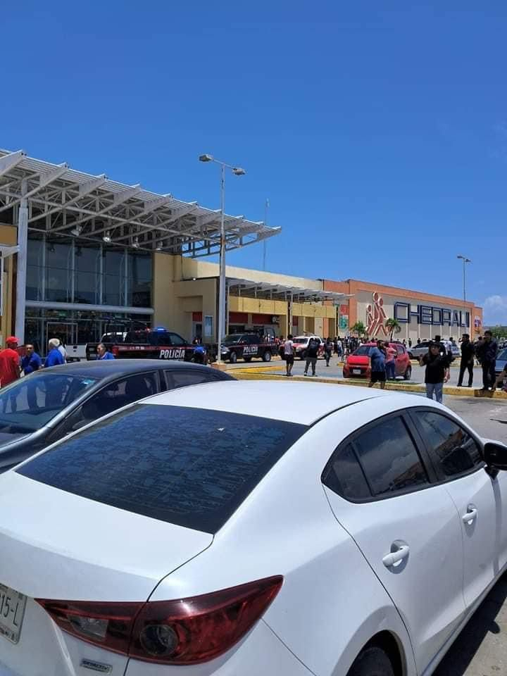 Plaza Américas de Chetumal fue desalojada en cuestión de minutos