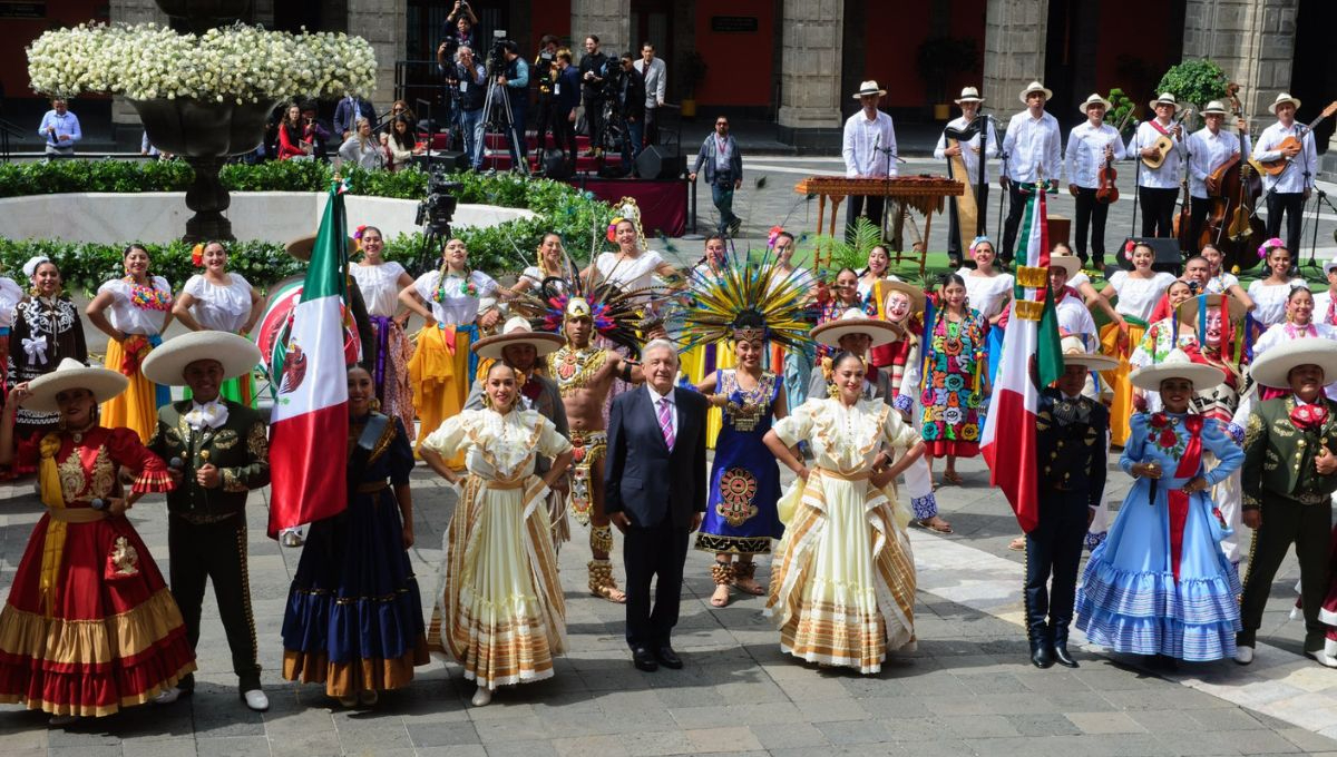 AMLO revela que migrantes mexicanos producen 338 mil millones de dólares al año en EEUU