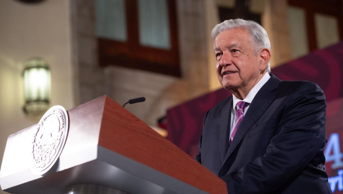 AMLO prevé remesas récord de $65 mil mdd en 2024 mientras rendirá homenaje a migrantes