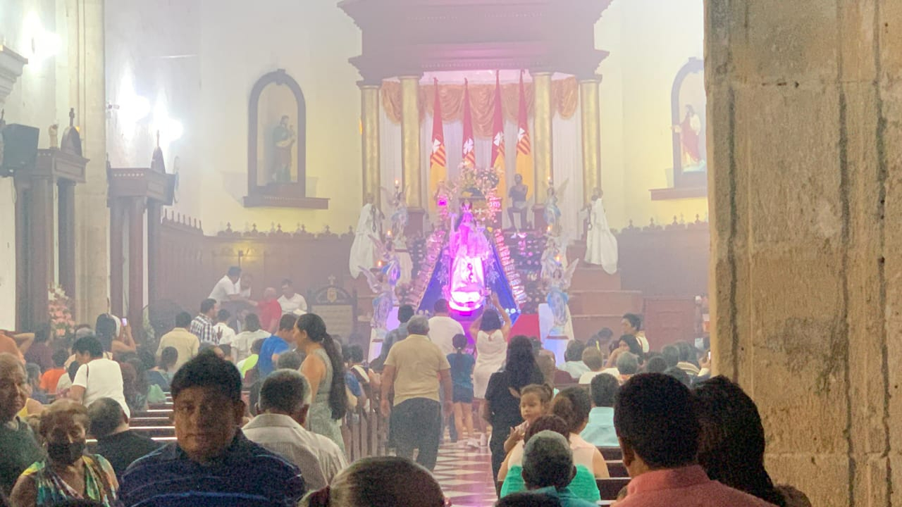 Champotón inicia festejos patronales con solemne bajada de la Virgen de las Mercedes