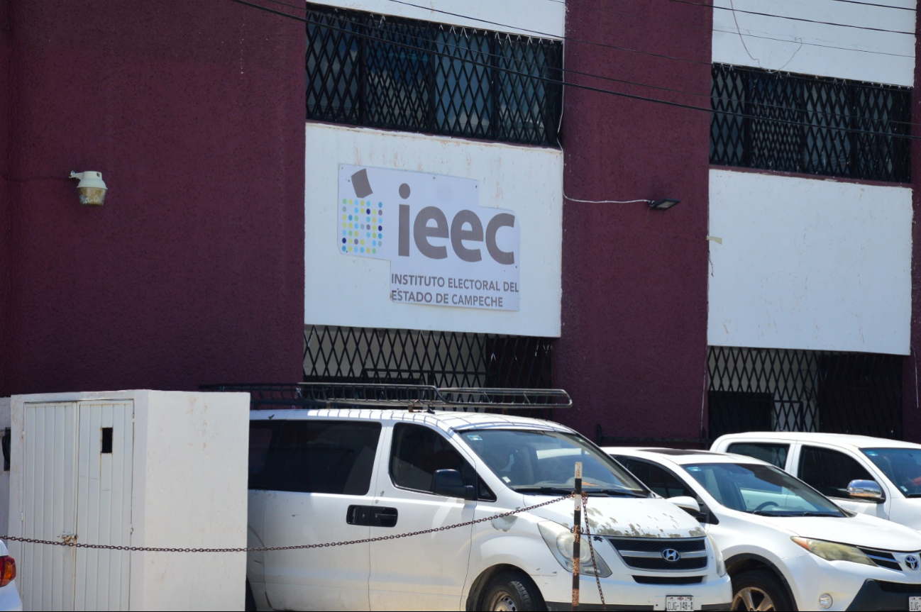 La falta de profesionalismo y demora en la emisión de medidas cautelares por parte del IEEC fue señalada como un agravio fundado. La falta de profesionalismo y demora en la emisión de medidas cautelares por parte del IEEC fue señalada como un agravio fundado.