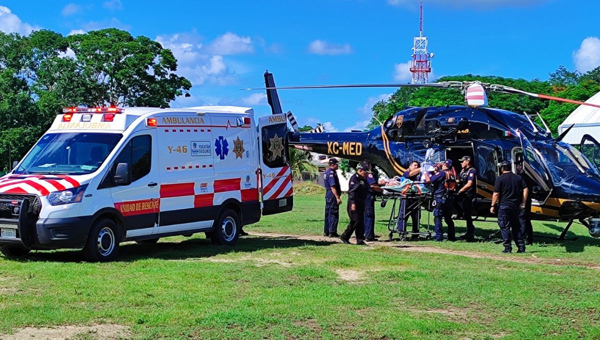 Trasladan en helicóptero a hombre con graves lesiones, tras caer desde lo alto en Tizimín  